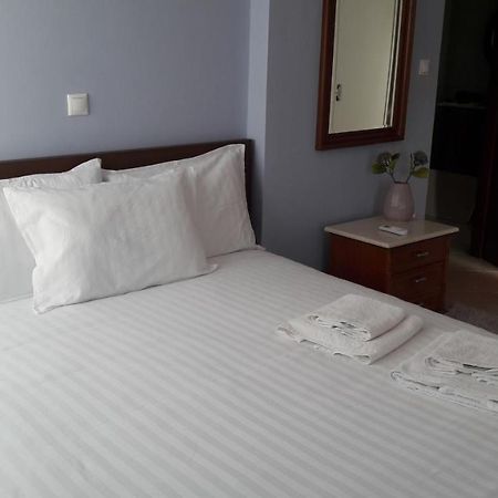 Family Apartments Missolonghi Bagian luar foto