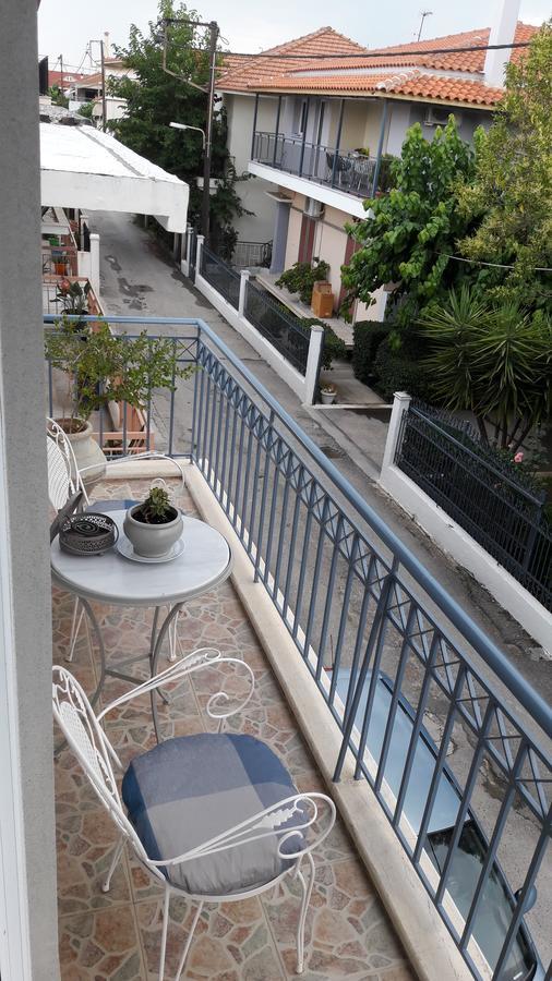 Family Apartments Missolonghi Bagian luar foto