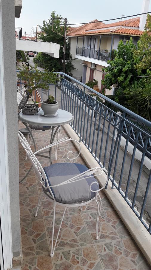 Family Apartments Missolonghi Bagian luar foto