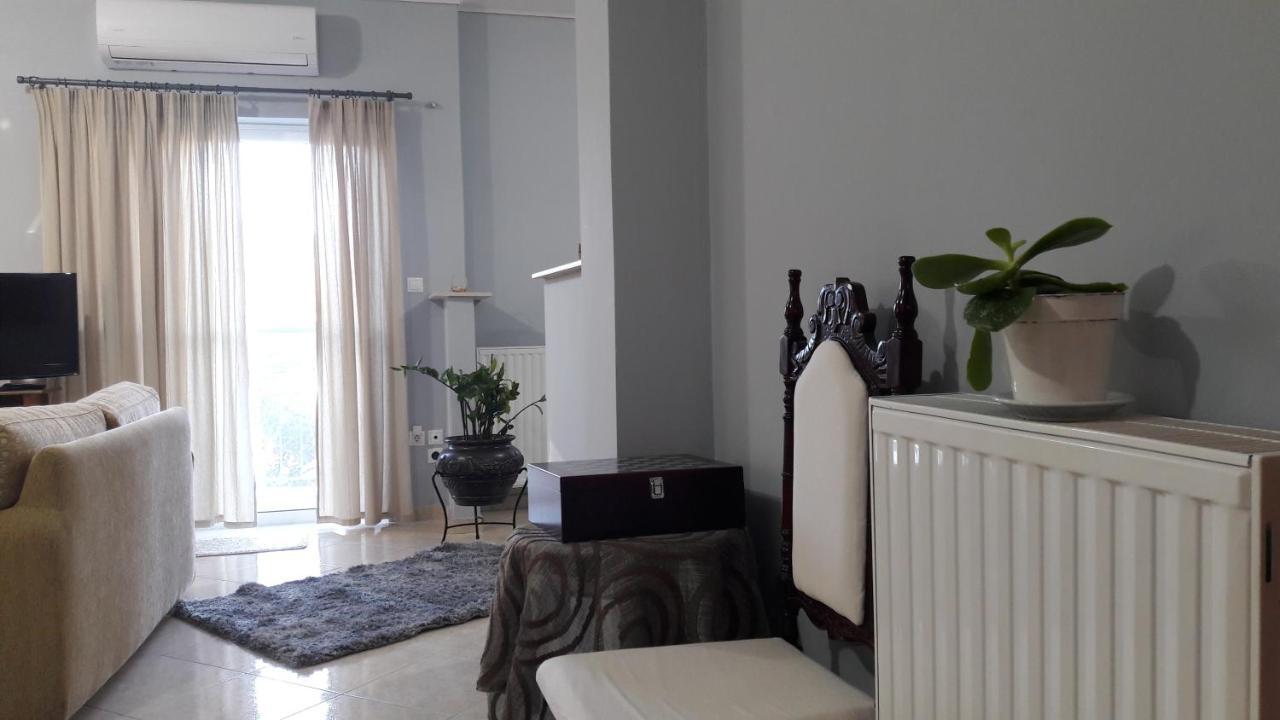 Family Apartments Missolonghi Bagian luar foto