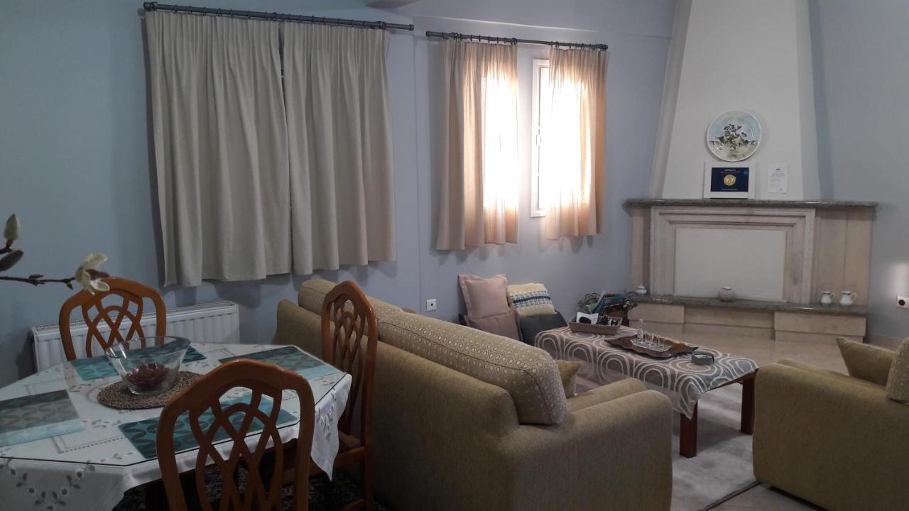 Family Apartments Missolonghi Bagian luar foto